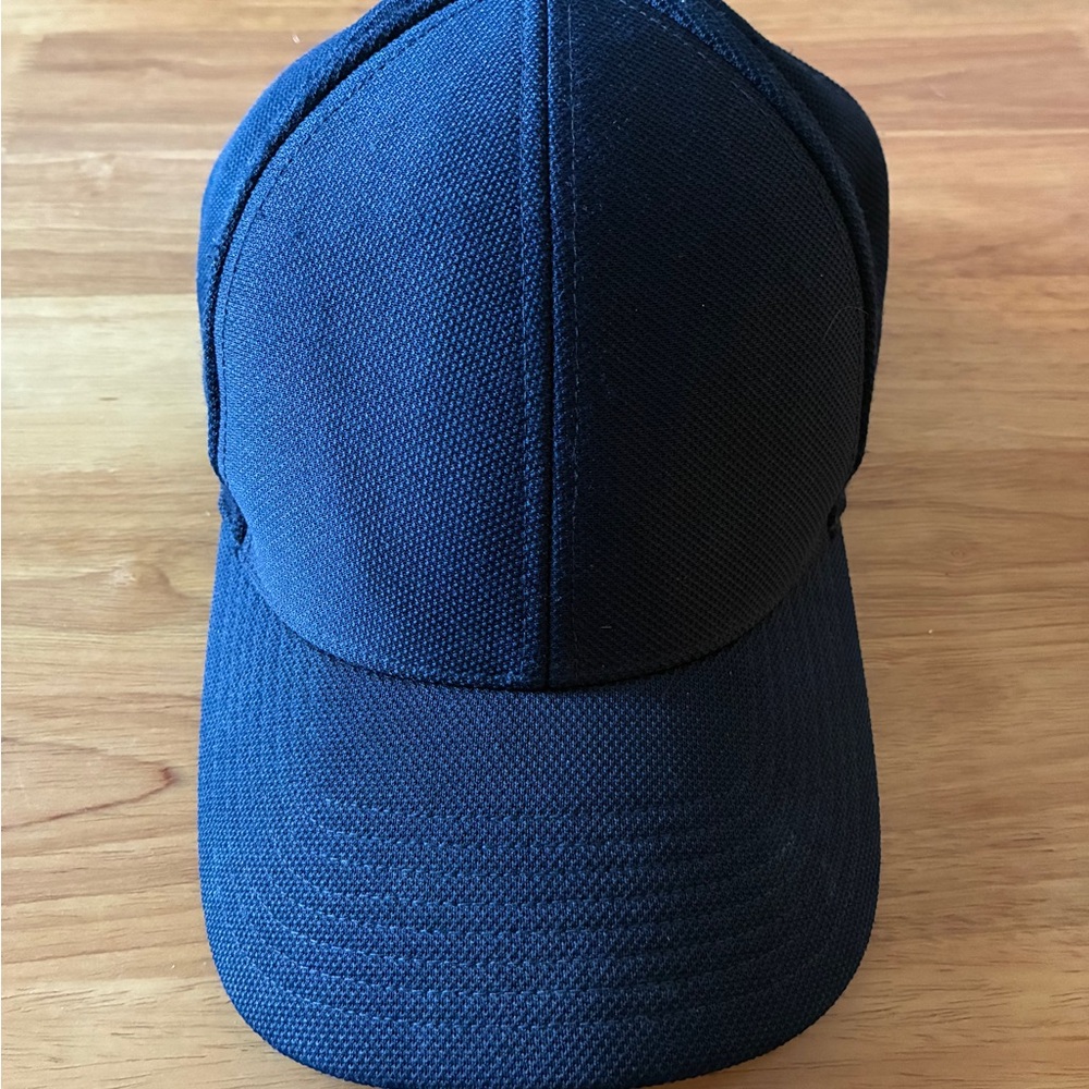 Aritzia Wilfred Free hat